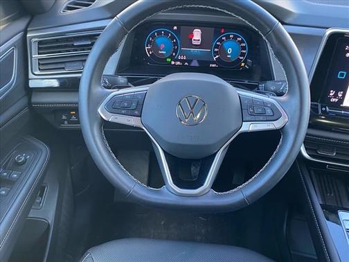 2025 Volkswagen Atlas Cross Sport 2.0T SE w/Technology 4MOTION