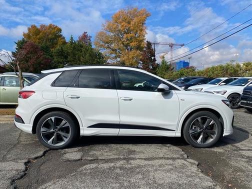 2024 Audi Q4 e-tron Premium 55 quattro