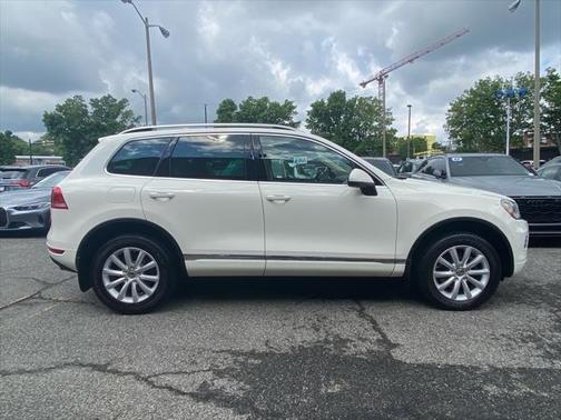 2012 Volkswagen Touareg VR6 Sport