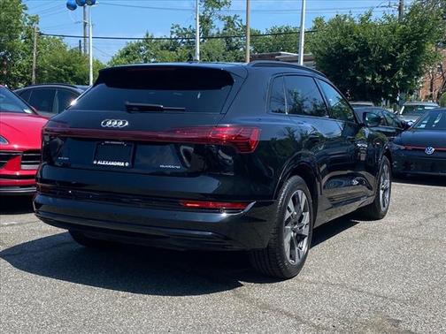 2021 Audi e-tron Premium