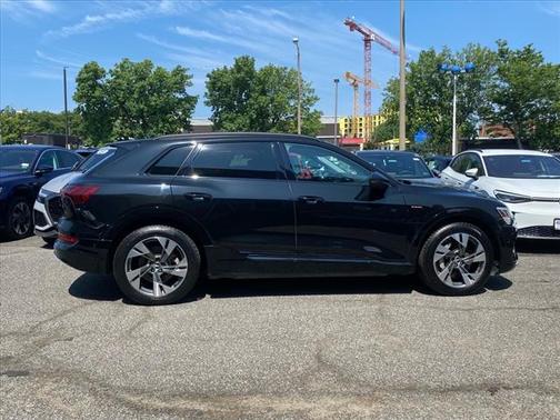 2021 Audi e-tron Premium