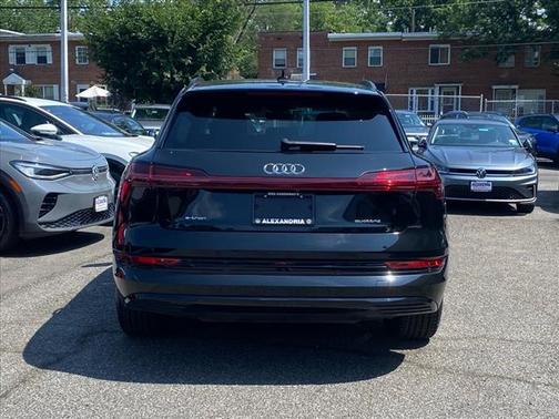 2021 Audi e-tron Premium