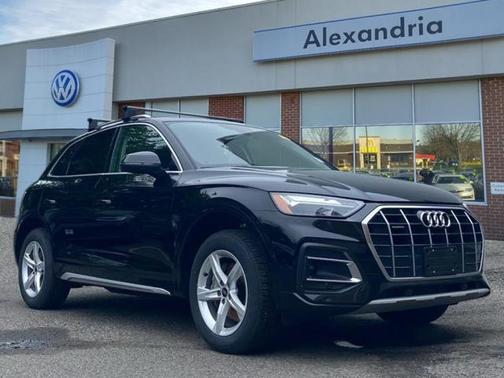 Brilliant Black 2023 Audi Q5 40 Premium