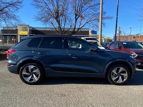 2025 Audi Q6 e-tron Premium Plus quattro