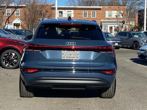 2025 Audi Q6 e-tron Premium Plus quattro