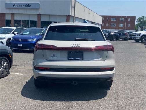 2021 Audi e-tron Premium Plus