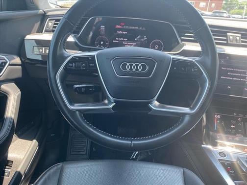 2021 Audi e-tron Premium Plus