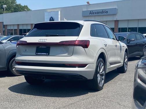 2021 Audi e-tron Premium Plus