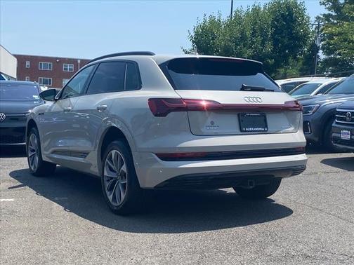 2021 Audi e-tron Premium Plus