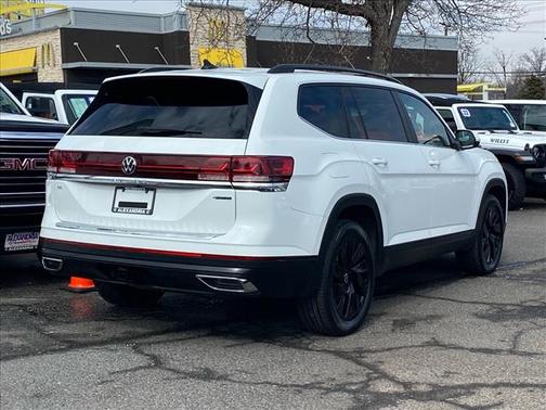 2024 Volkswagen Atlas 2.0T SE w/Technology 4MOTION