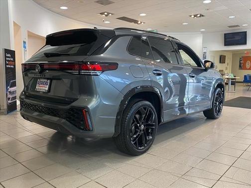 2025 Volkswagen Tiguan 2.0T SE R-Line Black 4MOTION