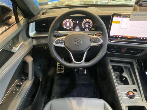 2025 Volkswagen Tiguan 2.0T SE R-Line Black 4MOTION