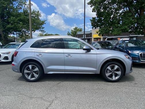 2022 Audi Q5 40 Premium Plus