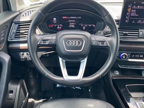 2022 Audi Q5 40 Premium Plus