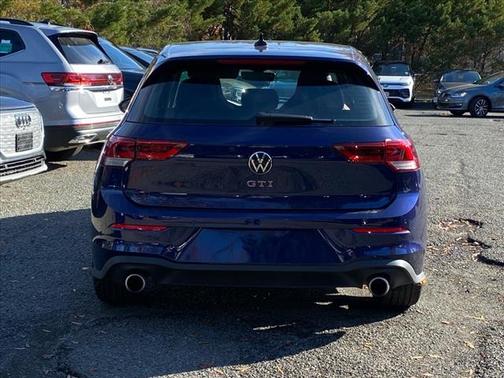2024 Volkswagen Golf GTI 2.0T SE DSG