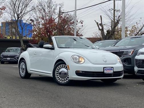 2016 Volkswagen Beetle 1.8T SE