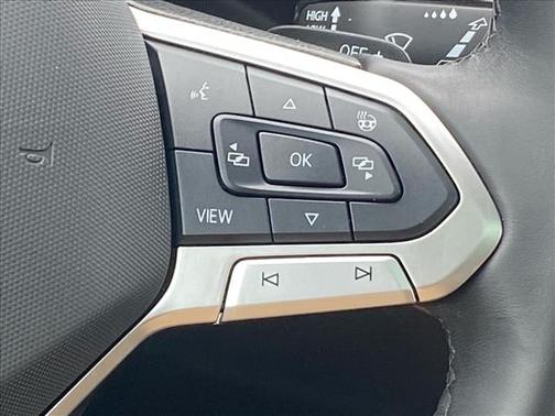 2025 Volkswagen Atlas Cross Sport 2.0T SEL