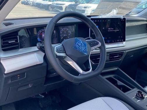 2025 Volkswagen Tiguan 2.0T SE 4MOTION