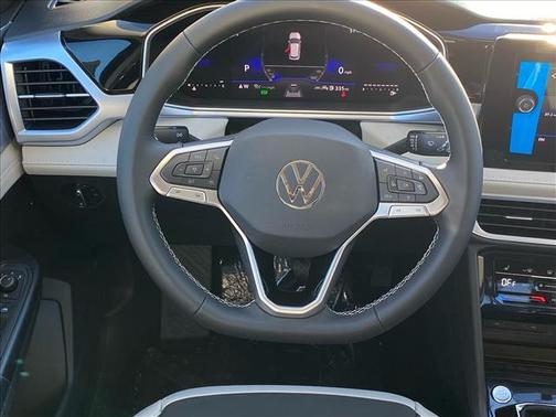 2026 Volkswagen Taos SE