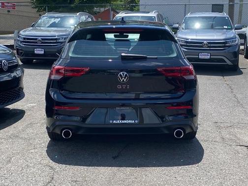 2023 Volkswagen Golf GTI 2.0T SE 4-Door