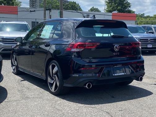 2023 Volkswagen Golf GTI 2.0T SE 4-Door