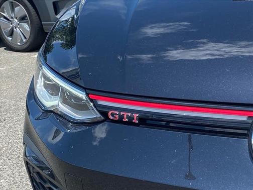 2023 Volkswagen Golf GTI 2.0T SE 4-Door