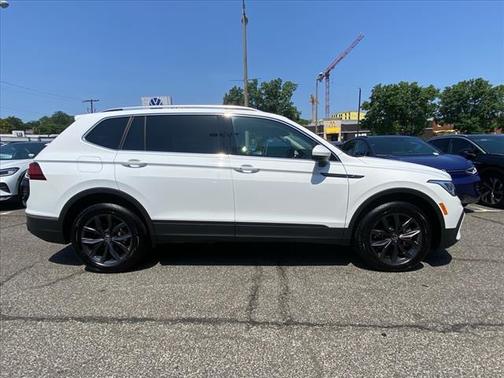 2024 Volkswagen Tiguan 2.0T SE 4MOTION