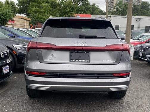 2021 Audi e-tron Prestige