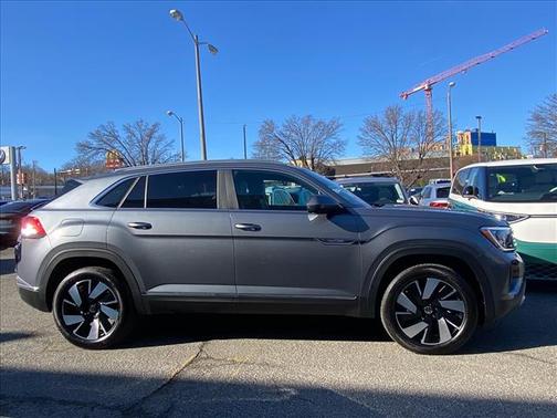 2025 Volkswagen Atlas Cross Sport 2.0T SEL