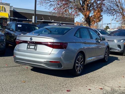 2025 Volkswagen Jetta 1.5T SE