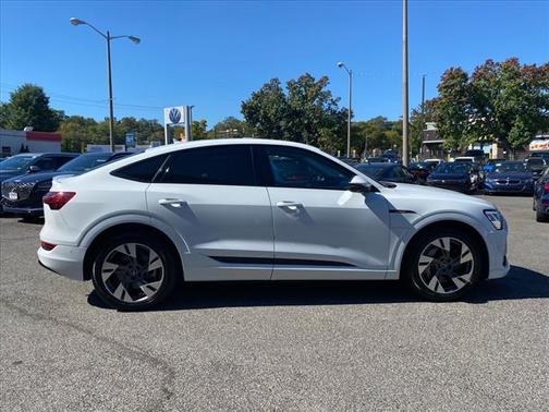 2022 Audi e-tron Sportback S line Premium