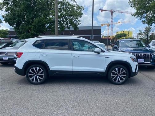 2022 Volkswagen Taos SE 4Motion