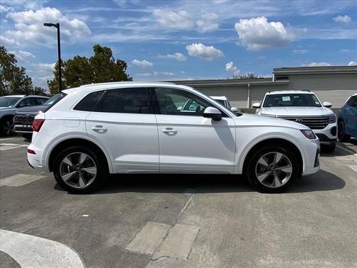 2022 Audi Q5 40 Premium Plus