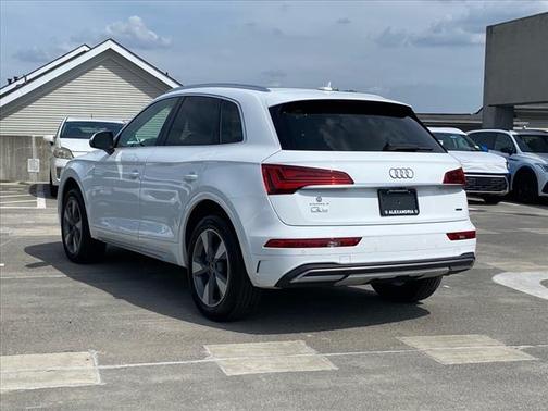 2022 Audi Q5 40 Premium Plus