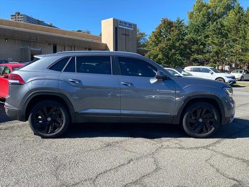 2022 Volkswagen Atlas Cross Sport 3.6L V6 SE w/Technology