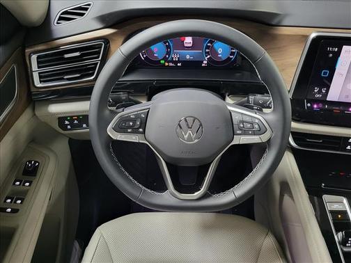 2026 Volkswagen Atlas 2.0T SE w/Technology 4MOTION