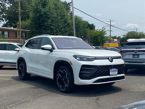 2025 Volkswagen Tiguan 2.0T SEL R-Line 4MOTION
