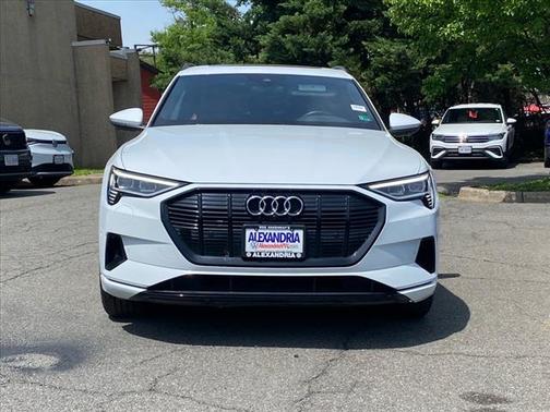2021 Audi e-tron Premium Plus