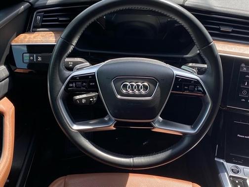 2021 Audi e-tron Premium Plus