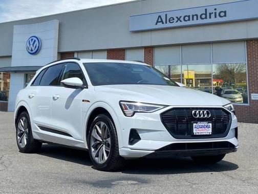 2021 Audi e-tron Premium Plus