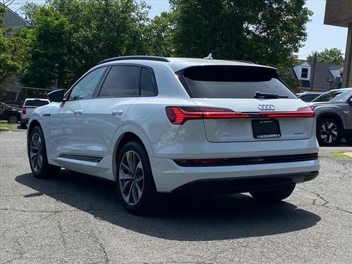 2021 Audi e-tron Premium Plus