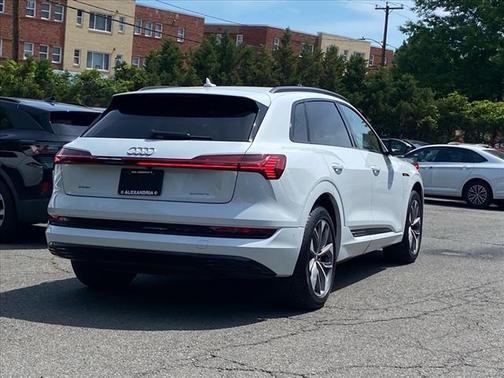 2021 Audi e-tron Premium Plus