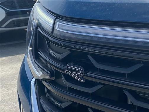 2025 Volkswagen Atlas Cross Sport 2.0T SEL Premium