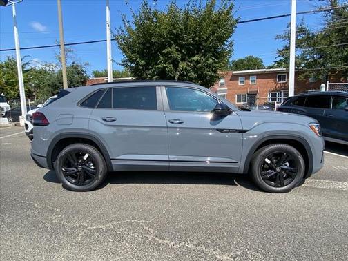 2026 Volkswagen Atlas Cross Sport 2.0T SEL