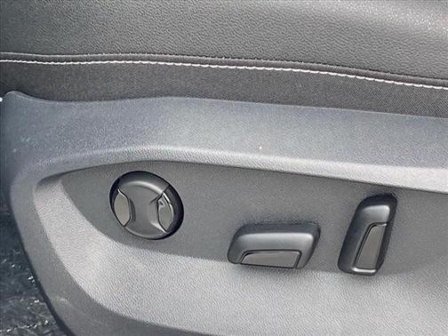 2025 Volkswagen Taos SEL 4Motion