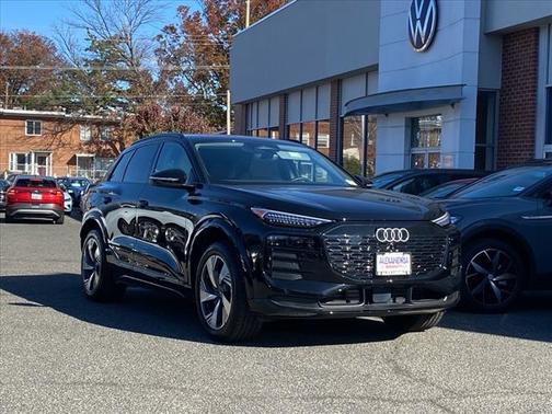 2025 Audi Q6 e-tron Premium Plus quattro