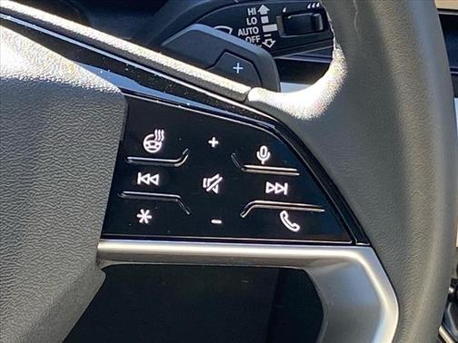 2025 Audi Q6 e-tron Premium Plus quattro