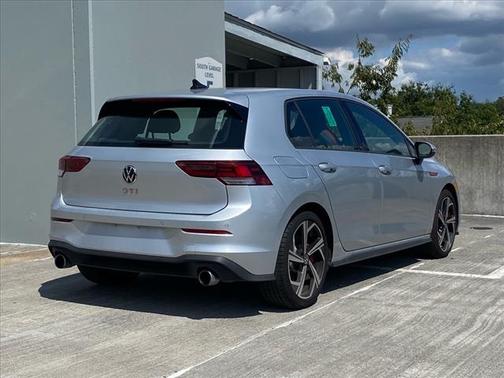 2024 Volkswagen Golf GTI 2.0T SE DSG