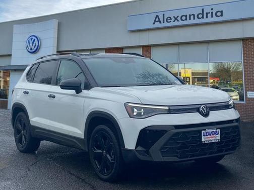 2025 Volkswagen Taos 1.5T SE Black