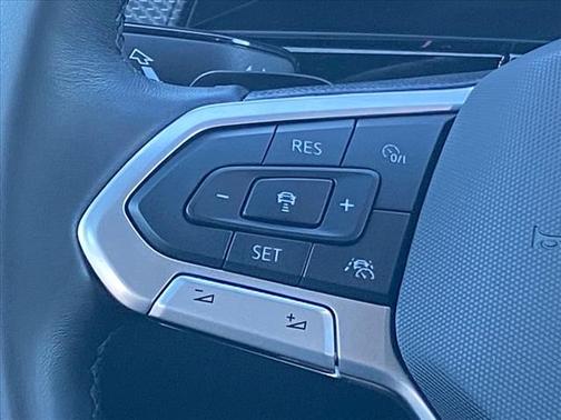 2025 Volkswagen Atlas Cross Sport 2.0T SEL Premium